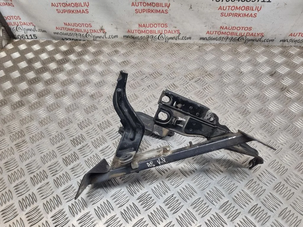 ABS pump bracket – Audi A8 S8 D3 4E (2002-2009)