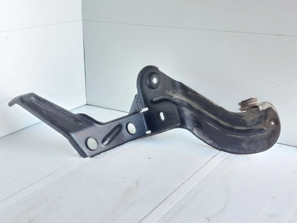 ABS pump bracket – Audi A6 Allroad C6 (2006-2011)