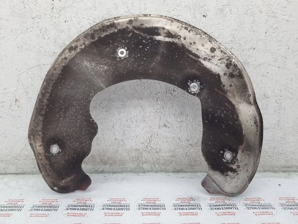 Esimese piduriketta tolmukaitse – Audi A4 Allroad B8 (2008-2016)