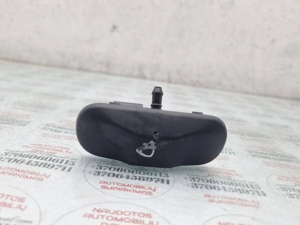 Esiklaasi pesuvedeliku pihusti(d) 5M0955986
