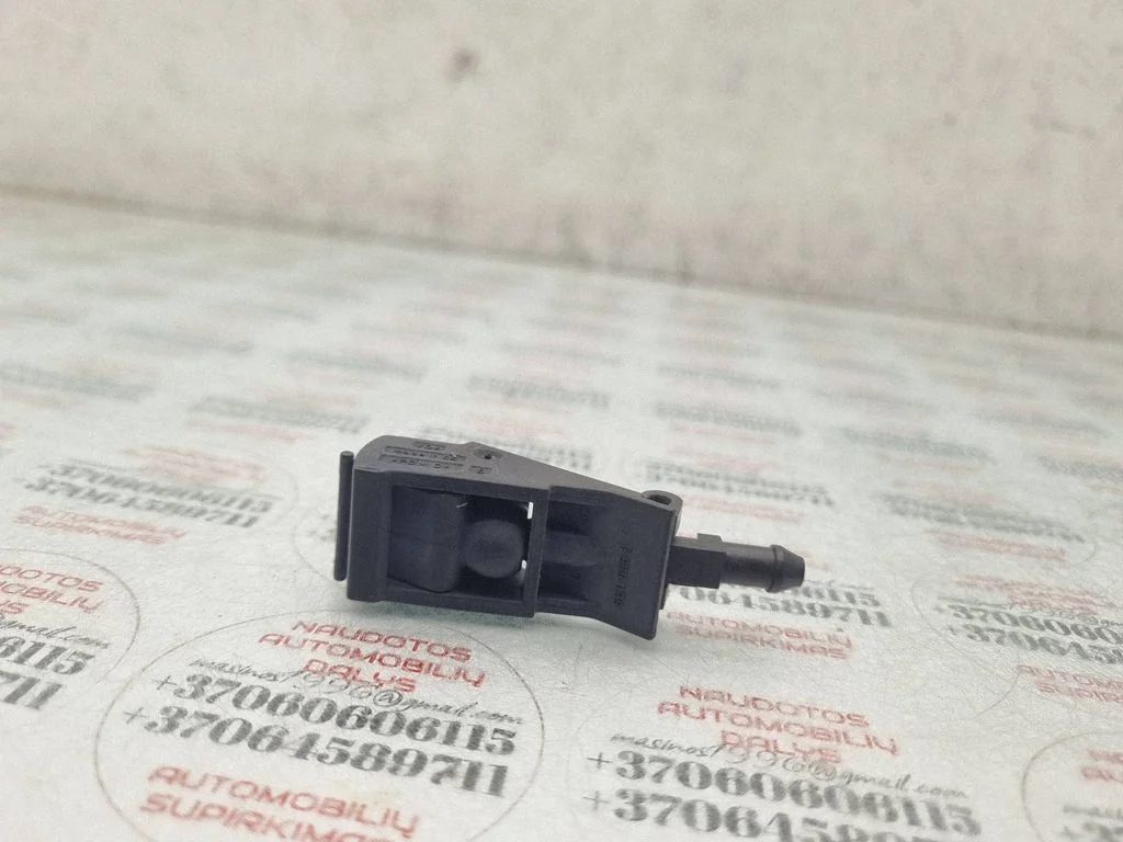 Esiklaasi pesuvedeliku pihusti(d) 6E0955985