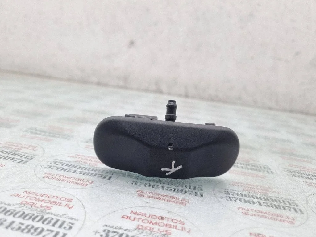 Esiklaasi pesuvedeliku pihusti(d) 5M0955986C