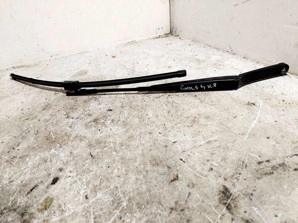 Windshield/front glass wiper blade – Volkswagen Golf Plus (2005-2013)