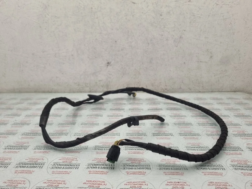 Windshield washer fluid hose – Volkswagen Passat B6 (2005-2010)