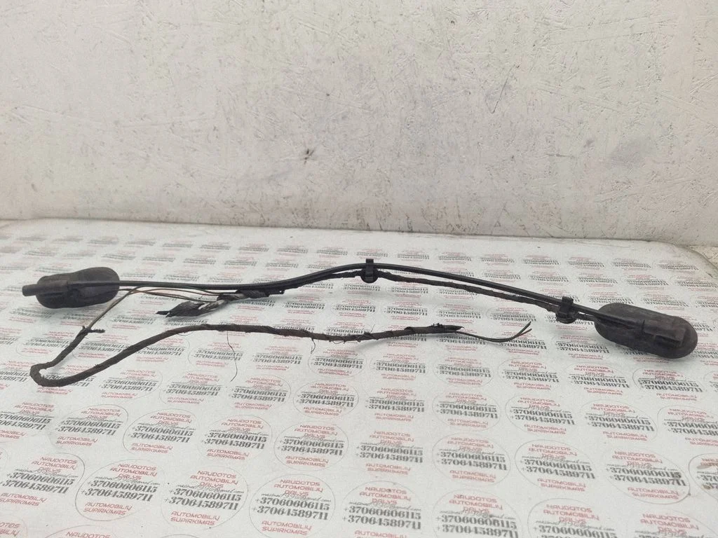 Windshield washer fluid hose – Volkswagen Passat B5 (1997-2000)