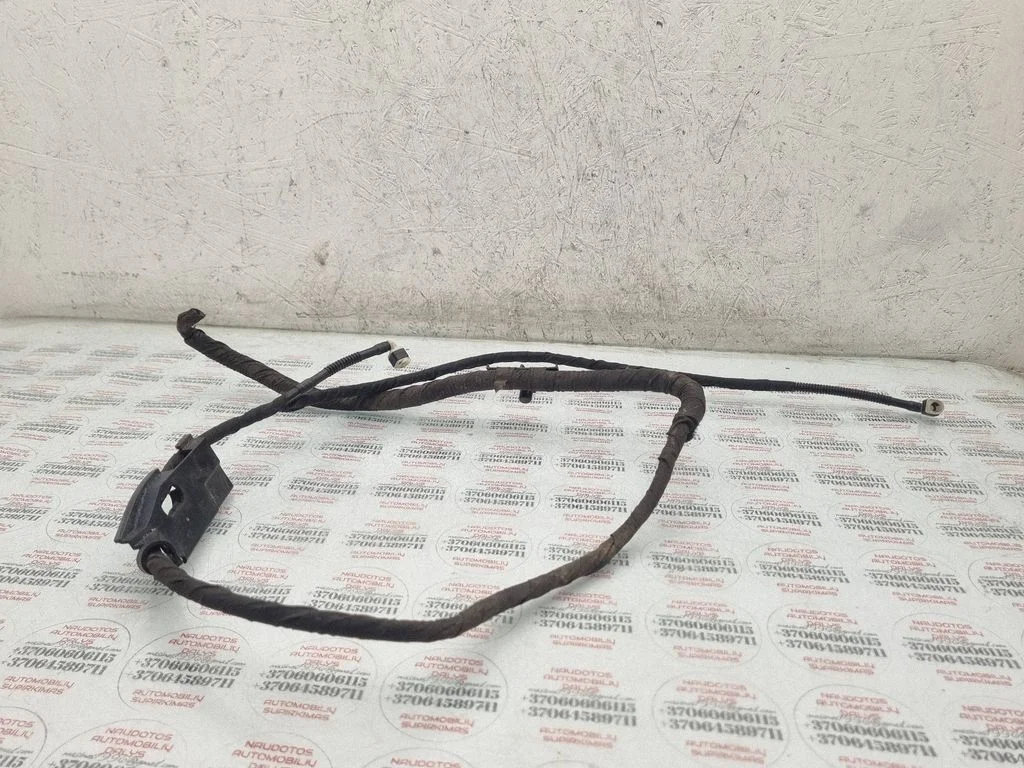 Windshield washer fluid hose – Audi A4 Allroad B8 (2008-2016)