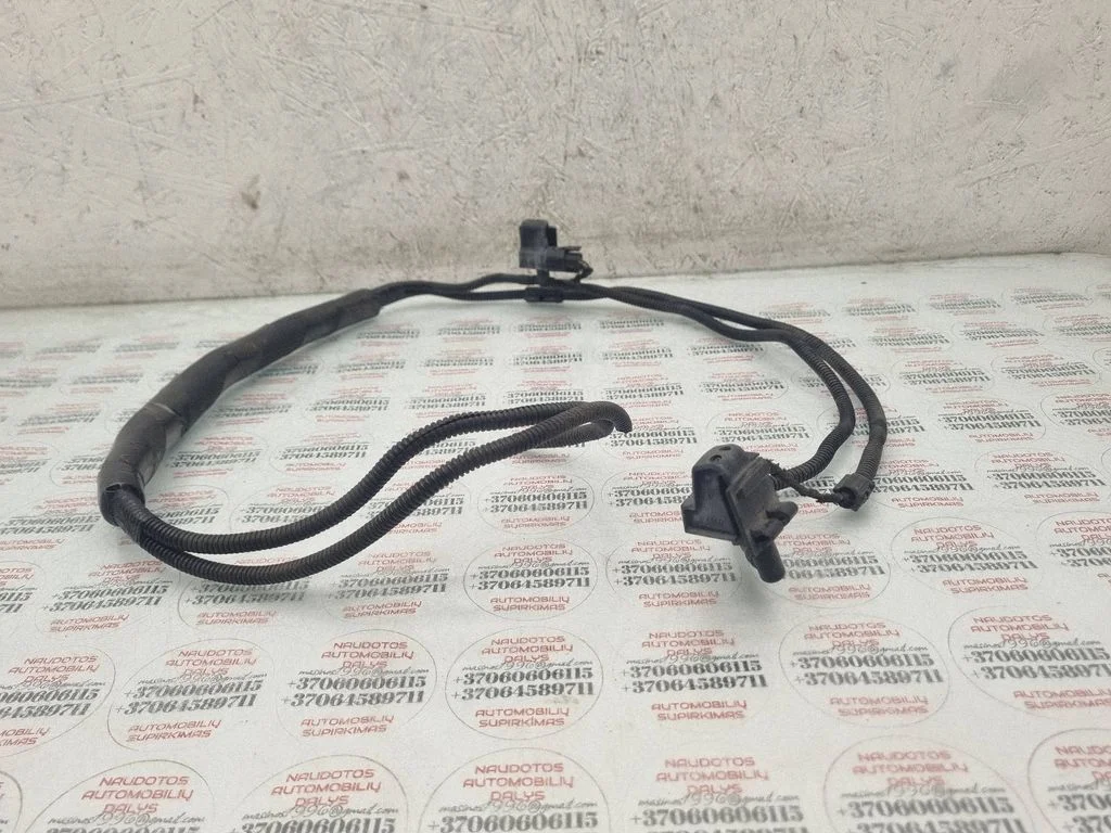 Windshield washer fluid hose – Audi A4 S4 B5 8D (1999-2000)
