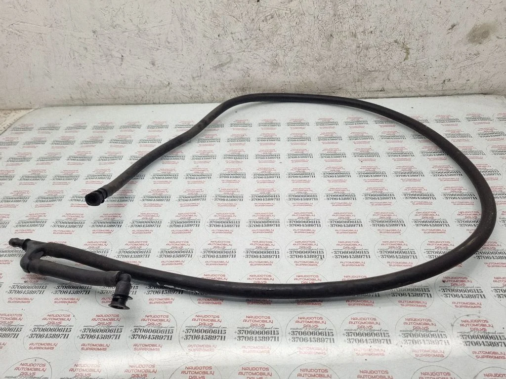 Headlight washer hose/pipe