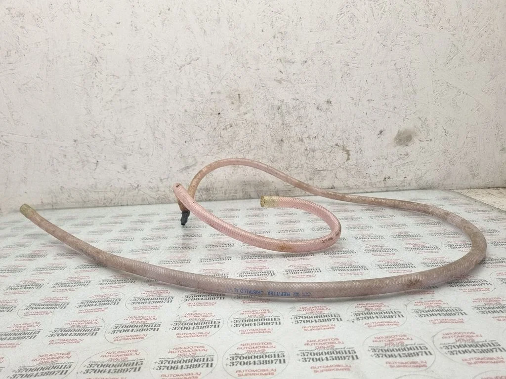 Headlight washer hose/pipe