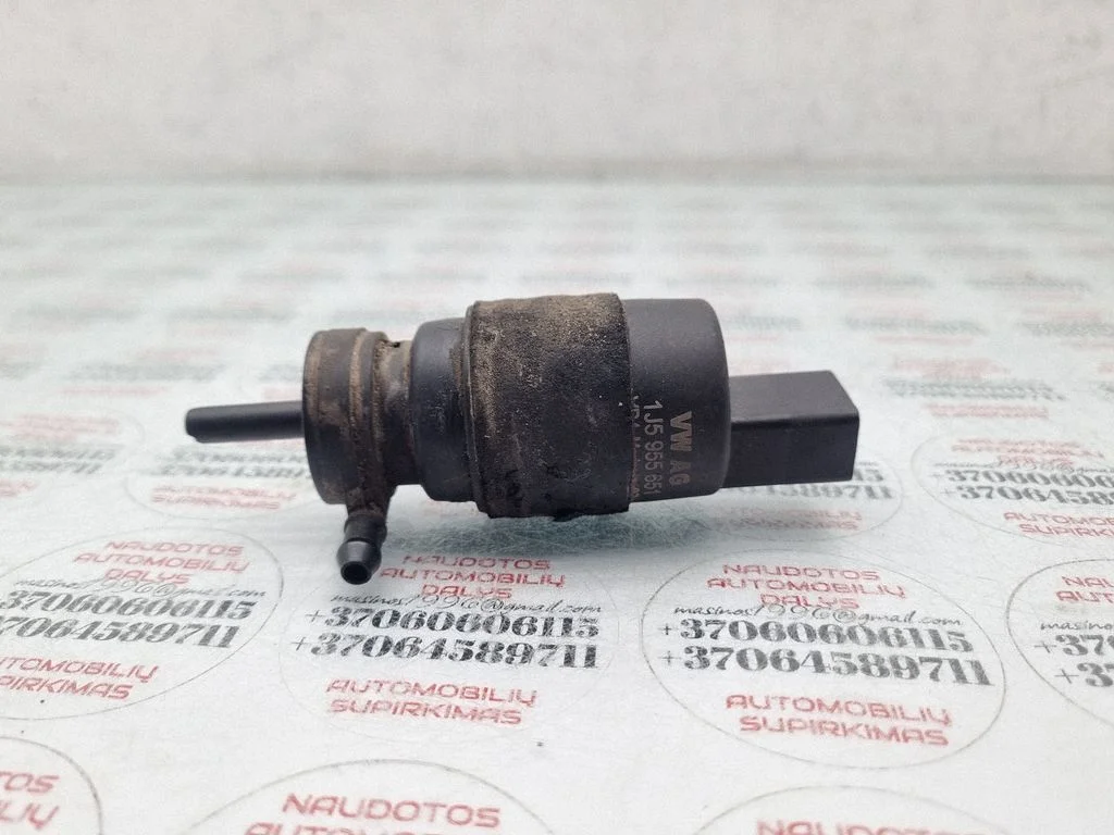 Klaasipesuvedeliku pump (klaaside) – Audi A6 Allroad C5 (1999-2005)