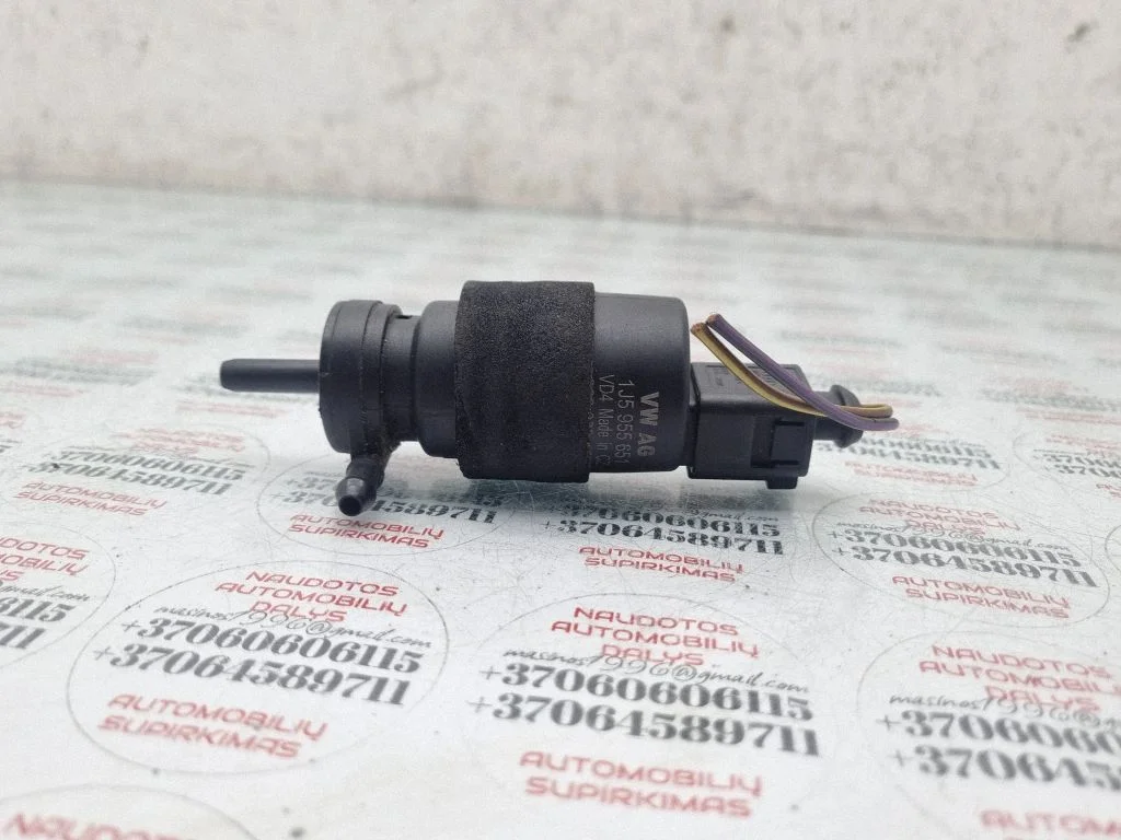 Klaasipesuvedeliku pump (klaaside) – Audi A6 Allroad C6 (2006-2011)