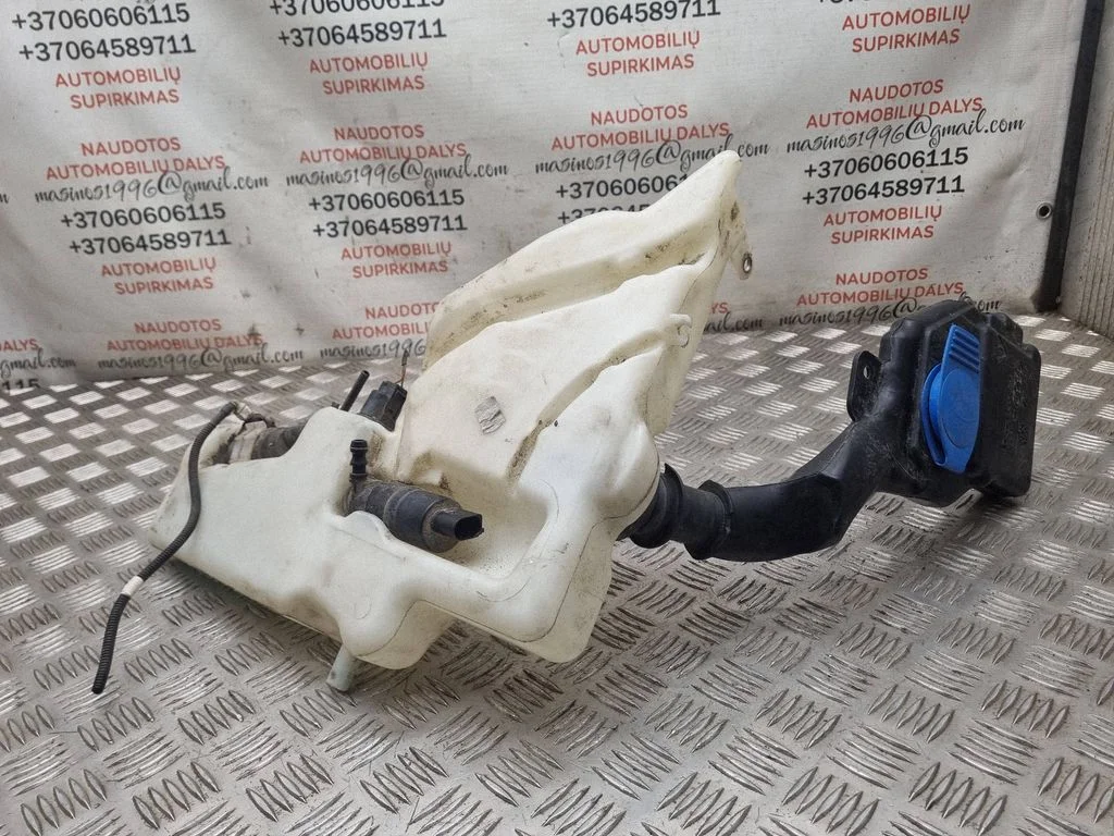 Klaasipesuvedeliku paak 8T0955453C