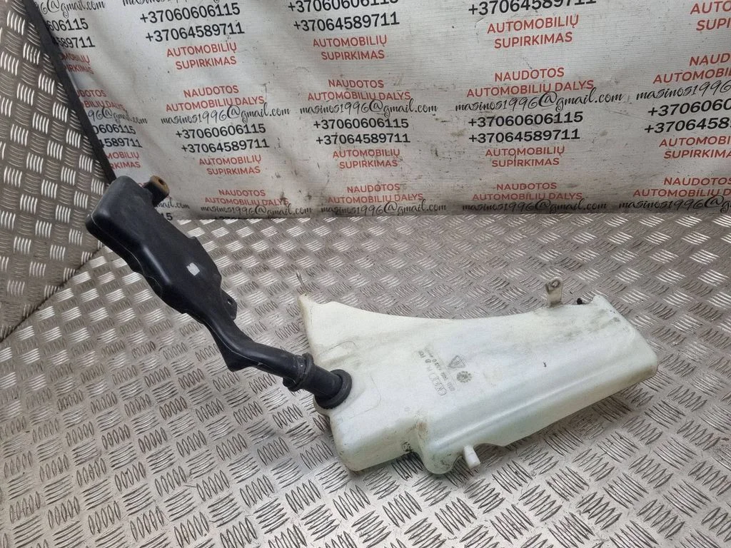 Klaasipesuvedeliku paak 8T0955453C
