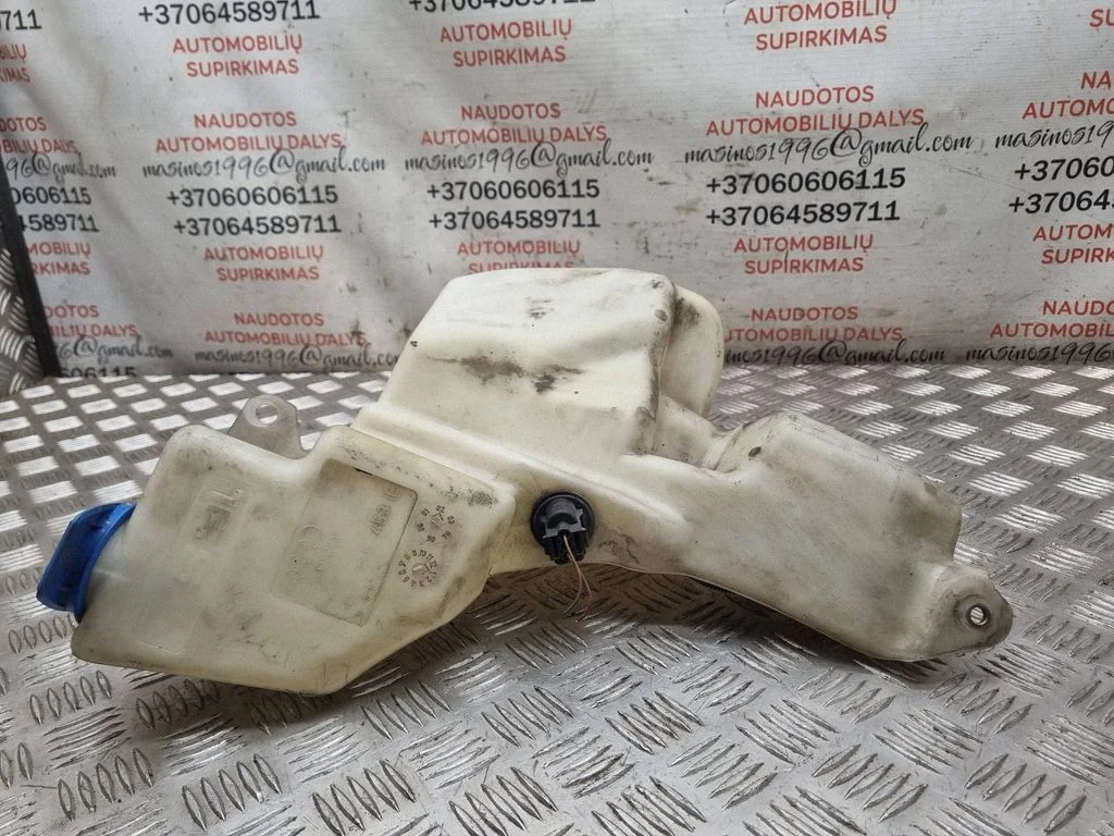 Klaasipesuvedeliku paak 4B0955453E