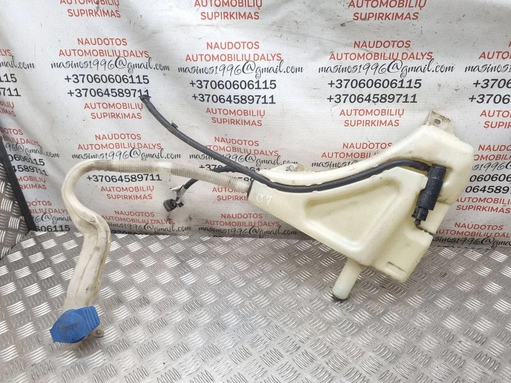 Klaasipesuvedeliku paak 4L0955453A