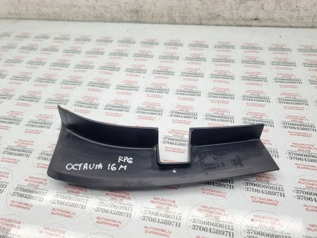 Rear/tail light trim molding – Skoda Octavia Mk3 (5E) (2013-2019)