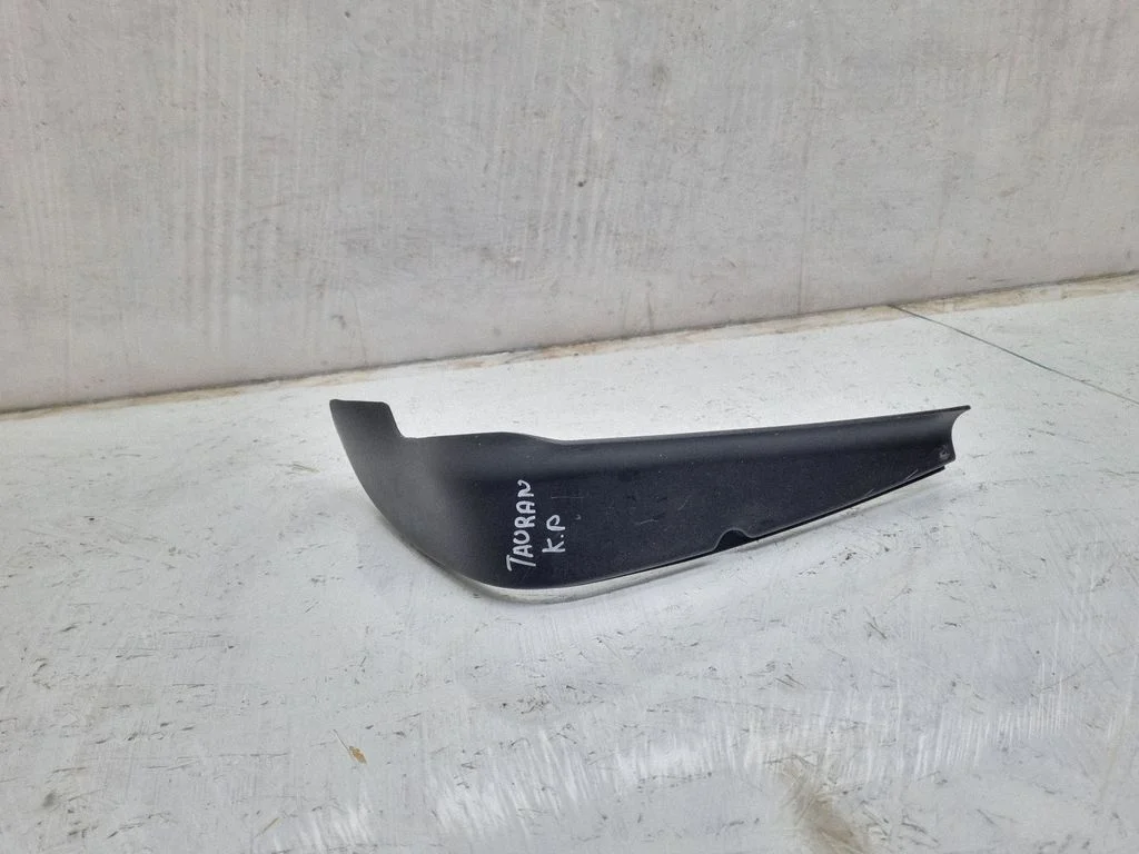 Rear/tail light trim molding – Volkswagen Touran I (2003-2010)