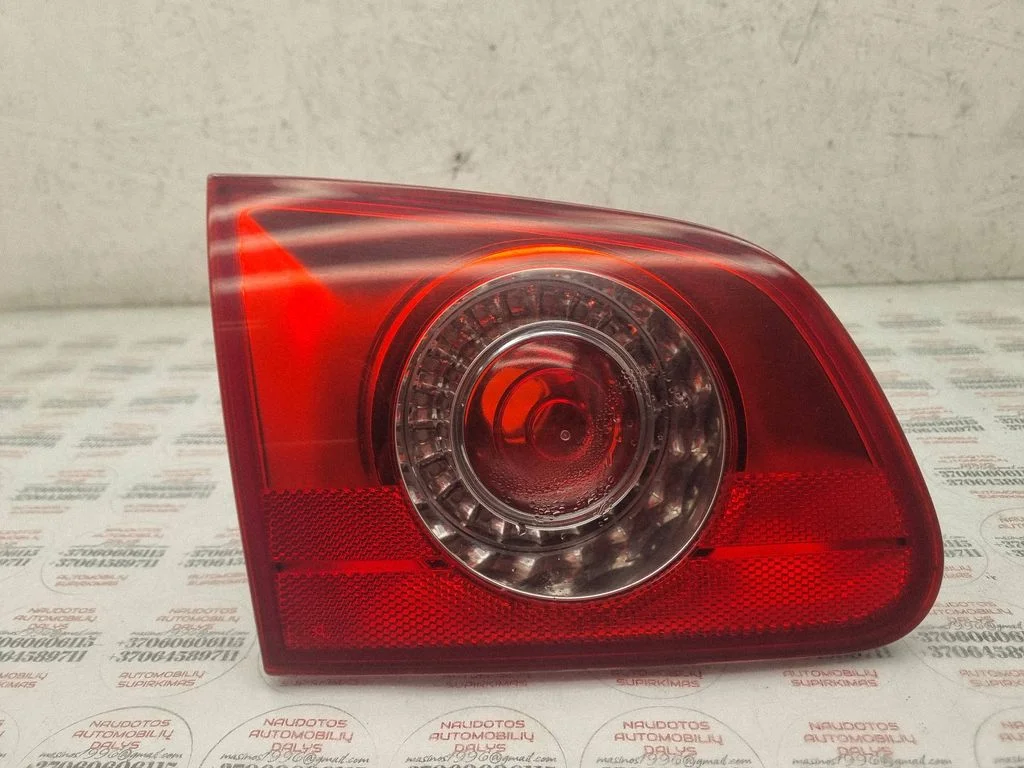 Tailgate rear/tail lights 3C9945093