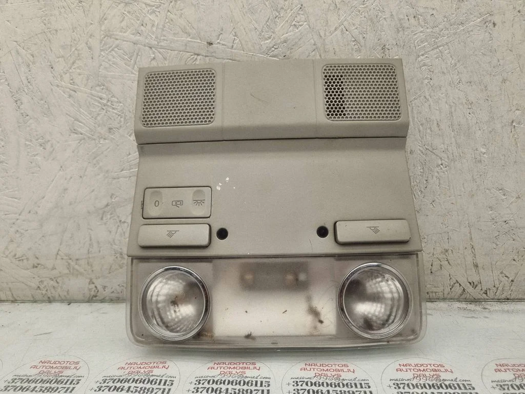 Esiistmete valgustustuli – Volkswagen Golf Plus (2005-2013)