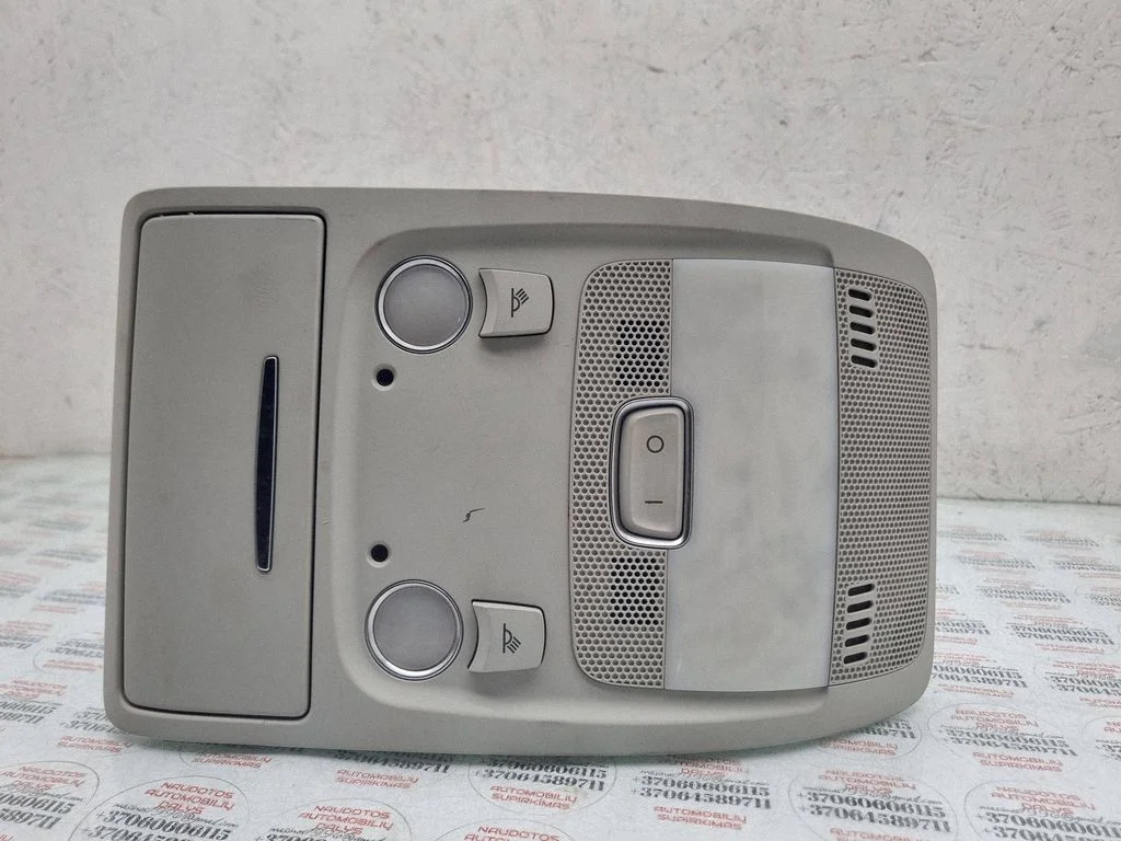 Front seat light – Audi A4 Allroad B8 (2008-2016)