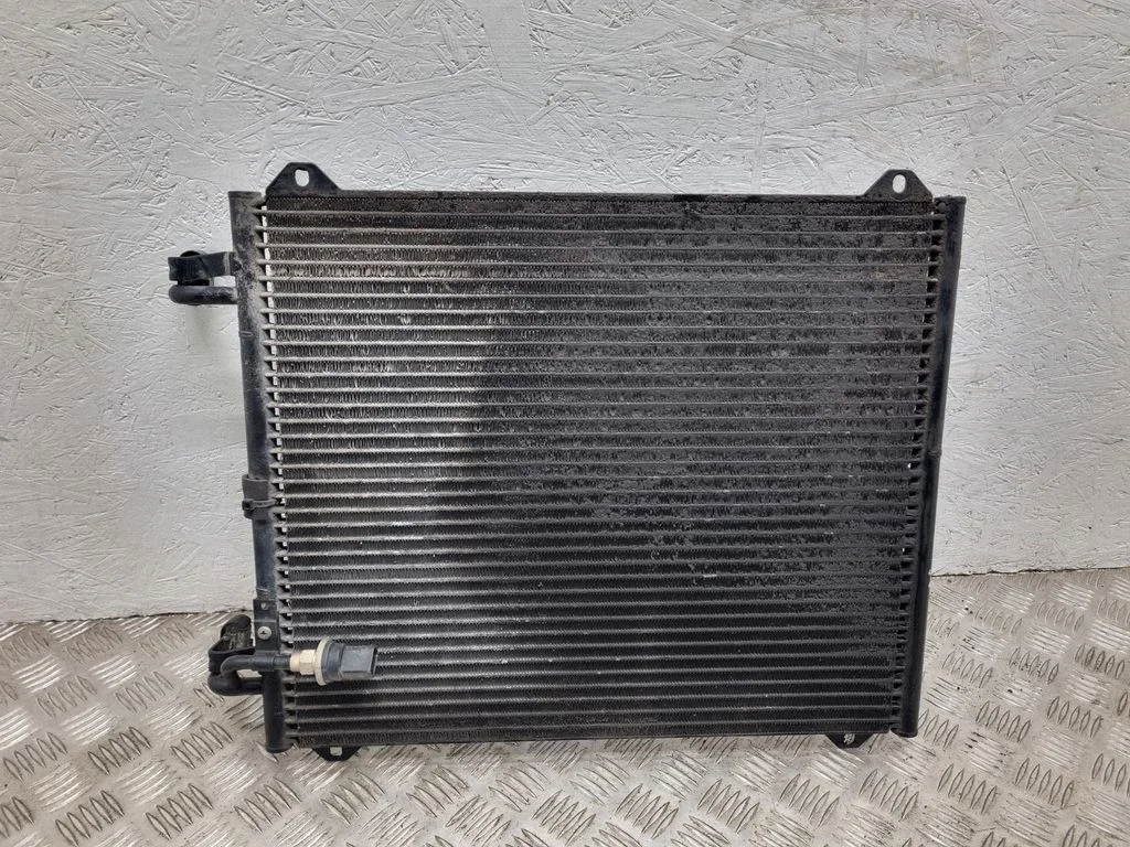 Kliimaseadme jahutusradiaator (kondensaator)