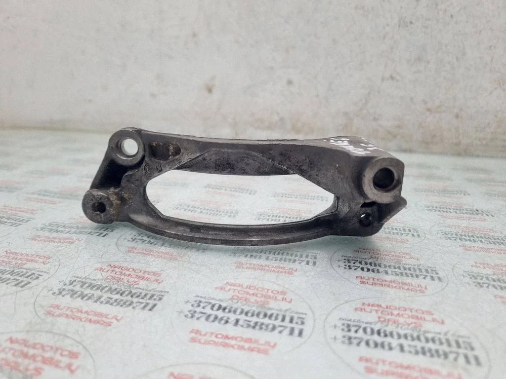 Wspornik sprężarki klimatyzacji 070260885A