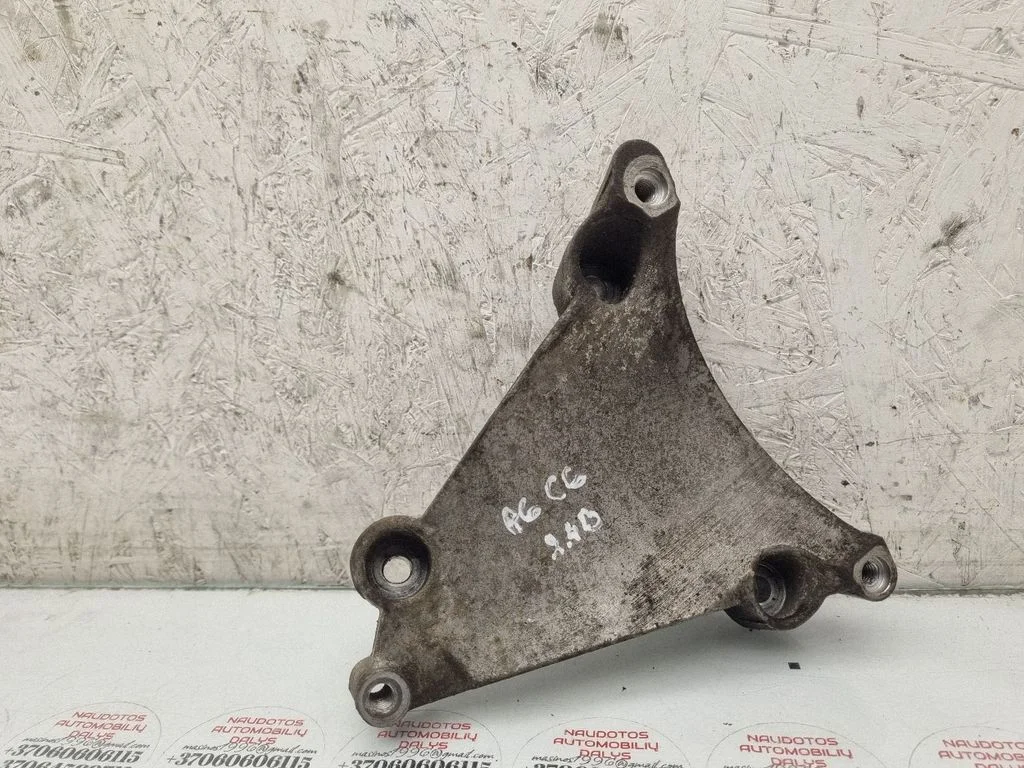Kliimakompressori kinnitusklamber 06E260835C