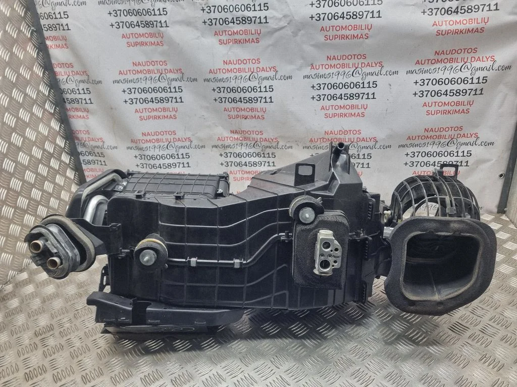 Obudowa nagrzewnicy – komplet – Audi Q7 4L (2005-2015)