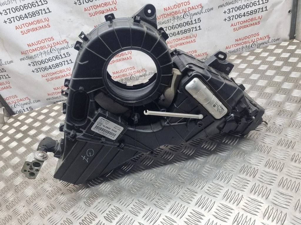 Obudowa nagrzewnicy – komplet – Audi Q7 4L (2005-2015)