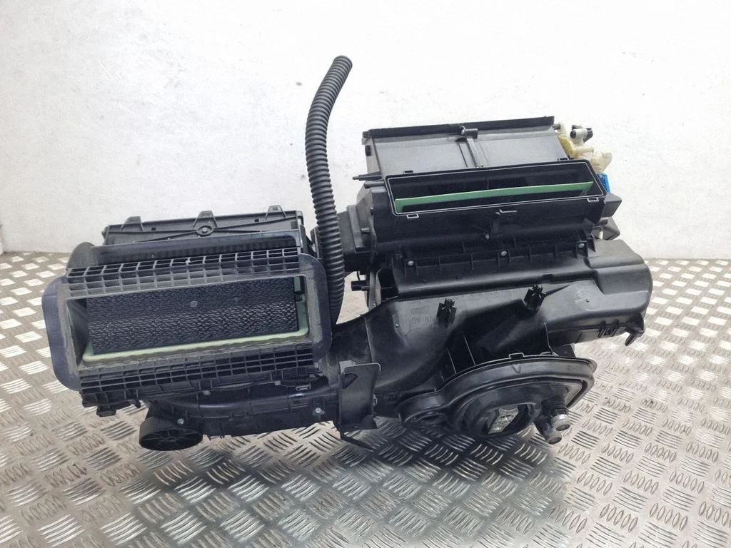 Obudowa nagrzewnicy – komplet – Skoda Octavia Mk3 (5E) (2013-2019)