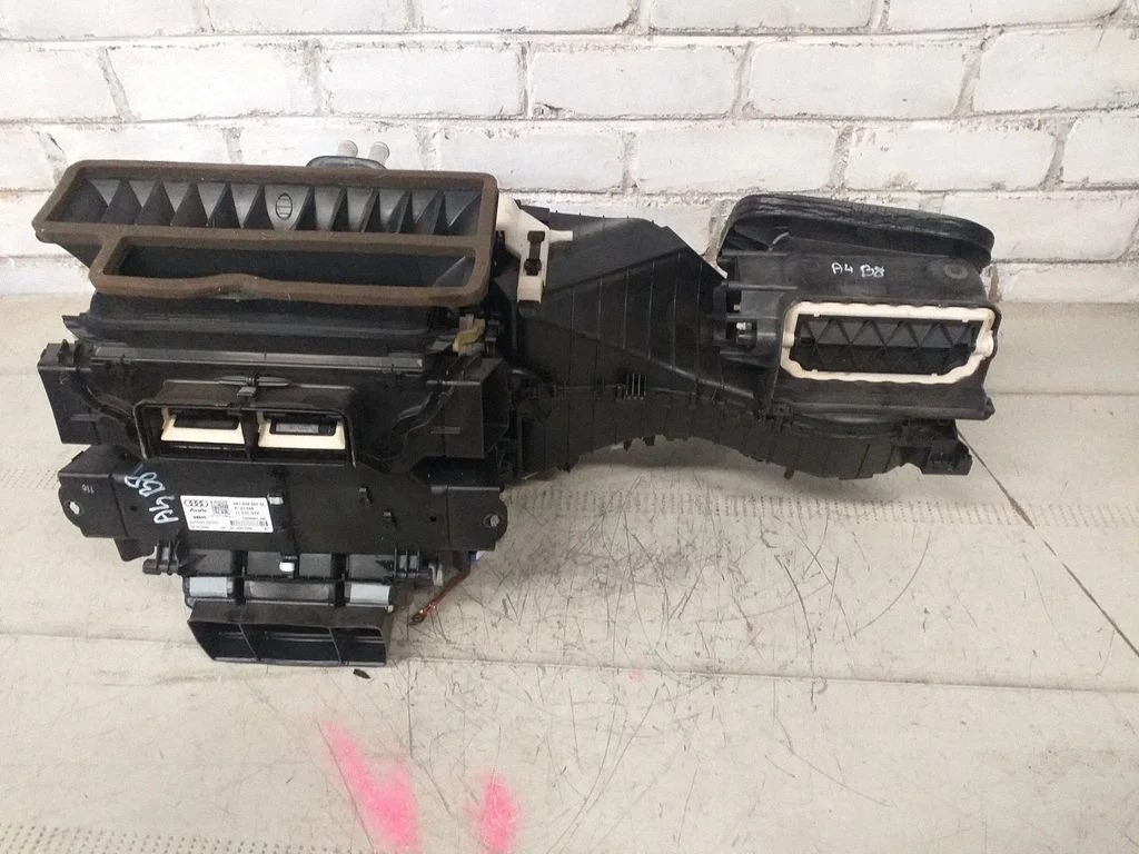 Obudowa nagrzewnicy – komplet – Audi A4 Allroad B8 (2008-2016)