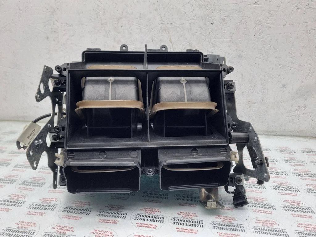 Salongi kütte- ja kliimaploki plastkorpus – Audi Q7 4L (2005-2015)