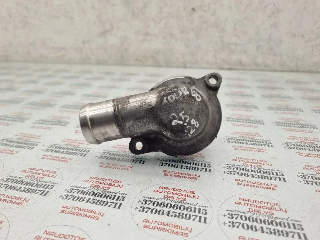 Termostat / obudowa termostatu – Volkswagen Touareg I (2002-2010)