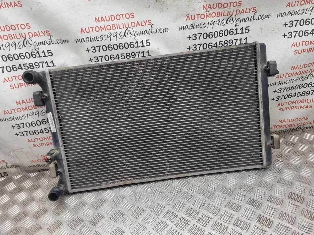Jahutusvedeliku radiaator 1J0121253AD