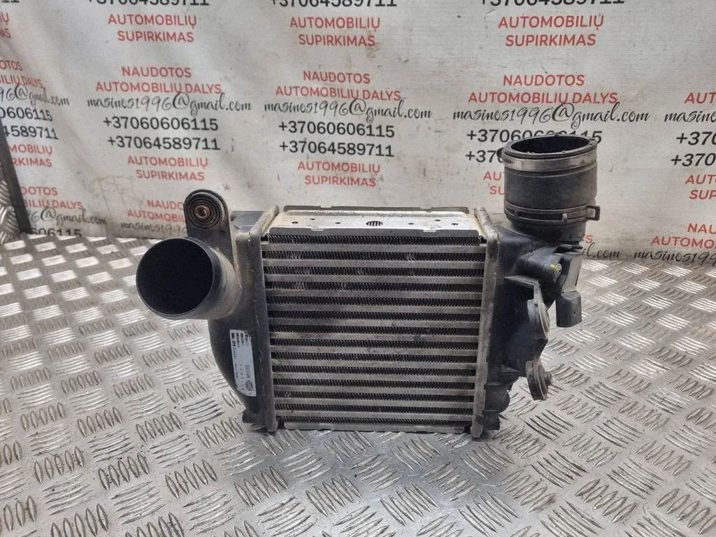 Vahejahuti radiaator 8ML376700