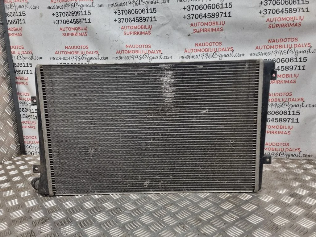 Jahutusvedeliku radiaator 1K0121251AK