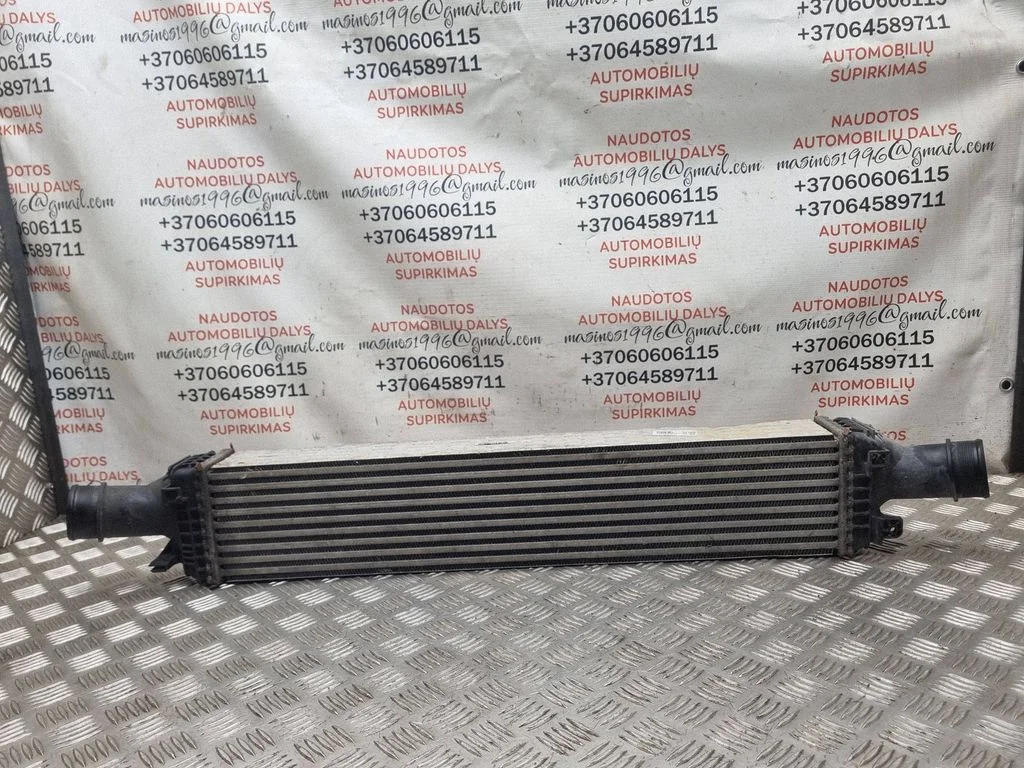 Vahejahuti radiaator 8K0145805E