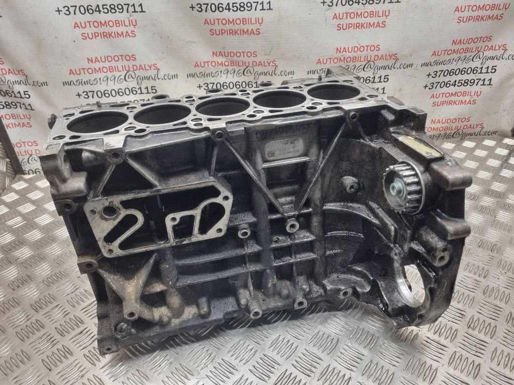 Engine block – Volkswagen Touareg I (2002-2010)