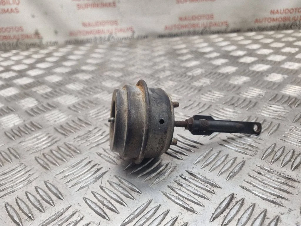 Turbo system vacuum part – Volkswagen Passat B5 (1997-2000)