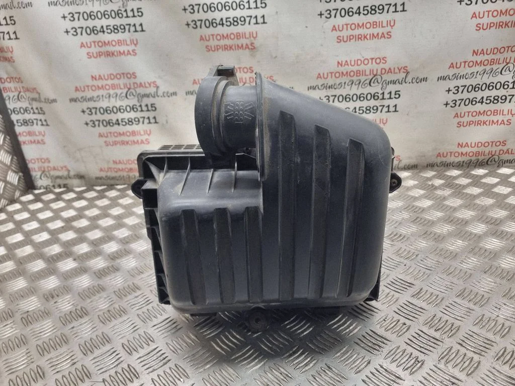 Air filter box – Ford Galaxy (2000-2006)