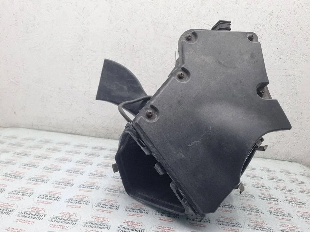Õhufiltri korpus 8K0133837B