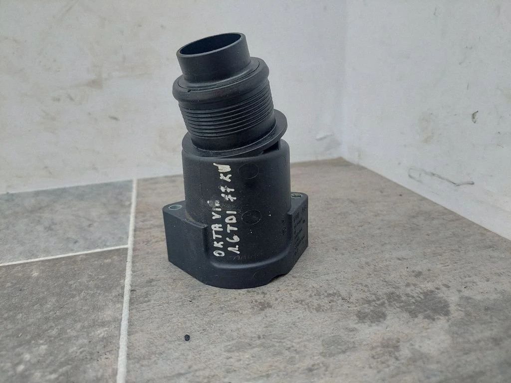 Rura dolotowa turbosprężarki 03L131111J