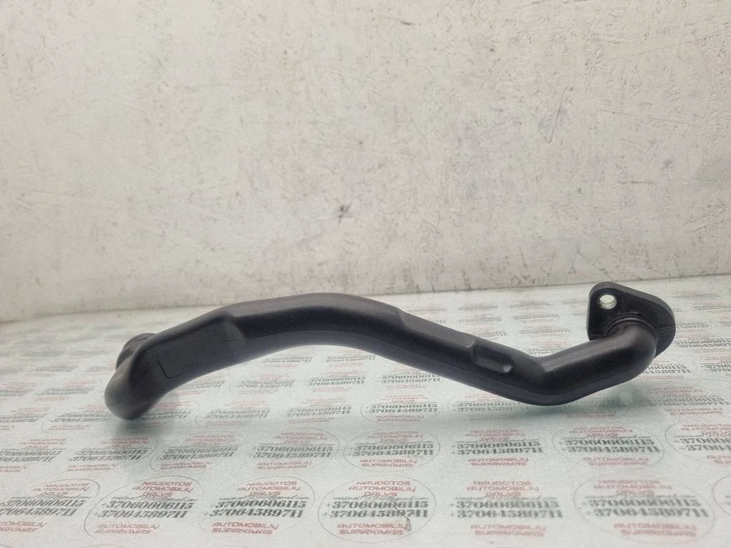Breather hose/pipe – Volkswagen Passat B5 (1997-2000)