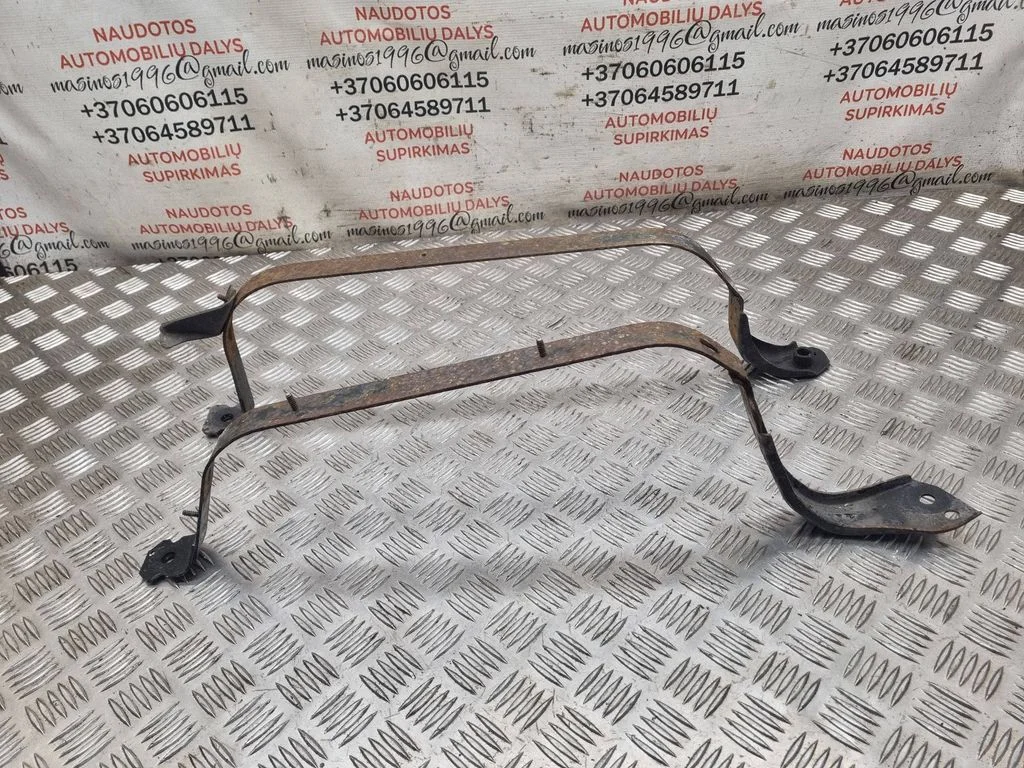 Kütusepaagi kinnitusklamber (-klambrid) – Audi A4 Allroad B8 (2008-2016)