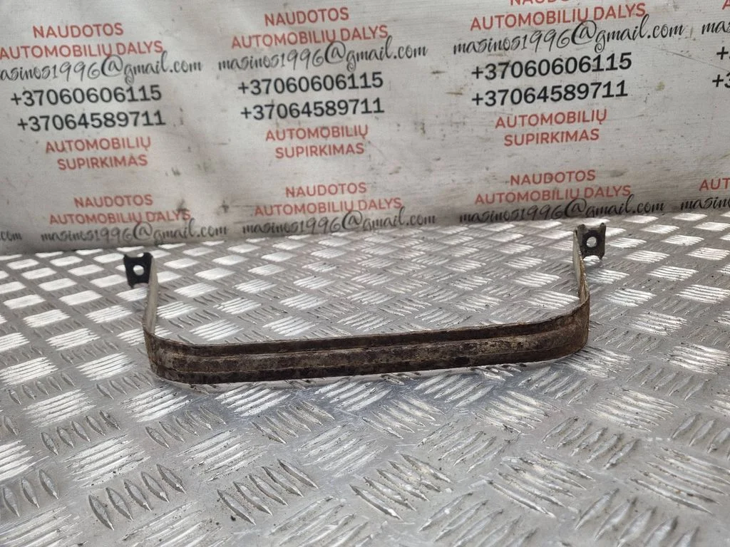 Kütusepaagi kinnitusklamber (-klambrid)
