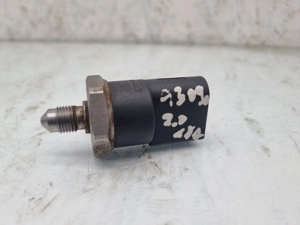 Fuel pressure sensor – Audi A3 S3 8P (2003-2012)