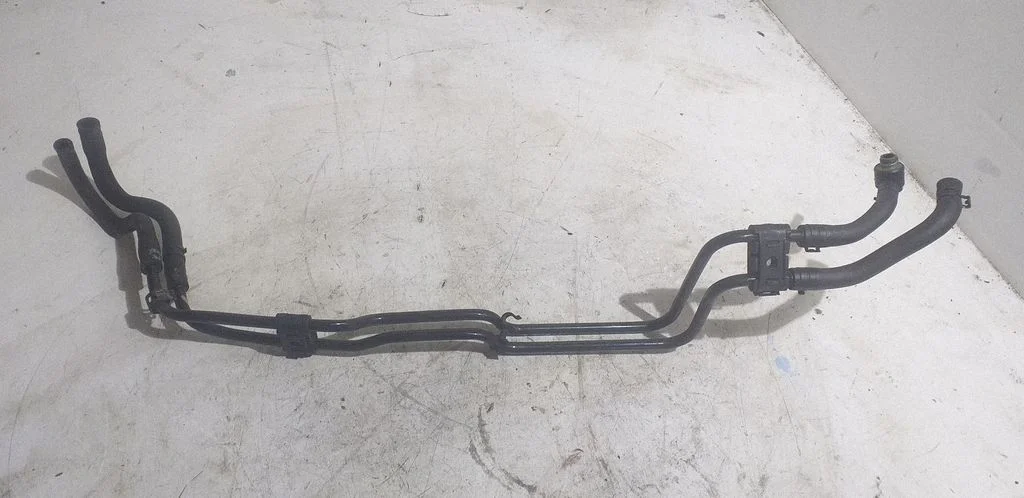 Fuel injector supply line/pipe – Audi A6 Allroad C5 (1999-2005)