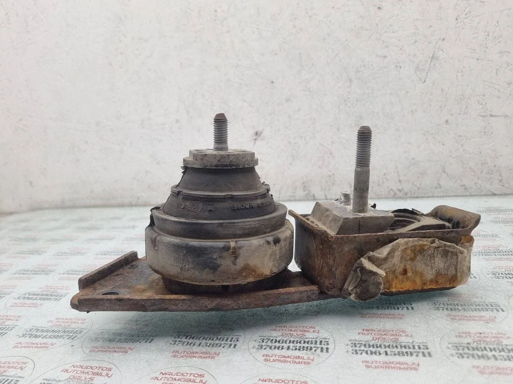 Engine mount bracket – Ford Galaxy (2000-2006)
