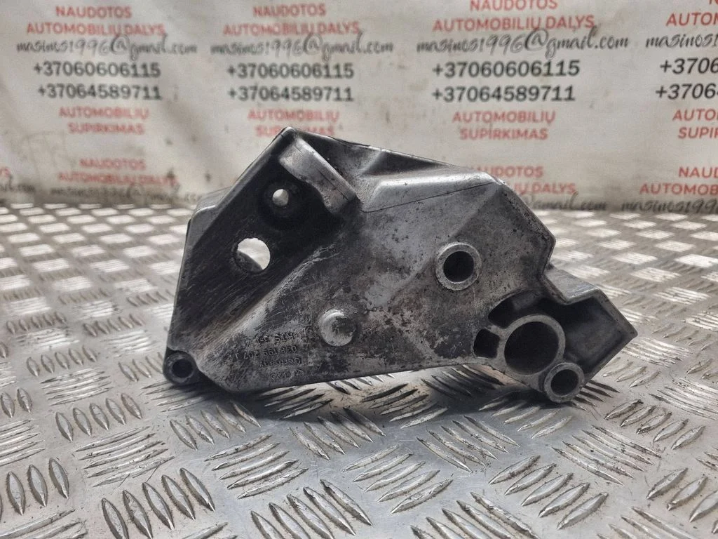 Mootori kinnituskronstein 038199207J