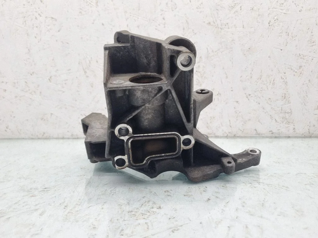 Power steering pump mounting bracket – Audi A6 Allroad C6 (2006-2011)